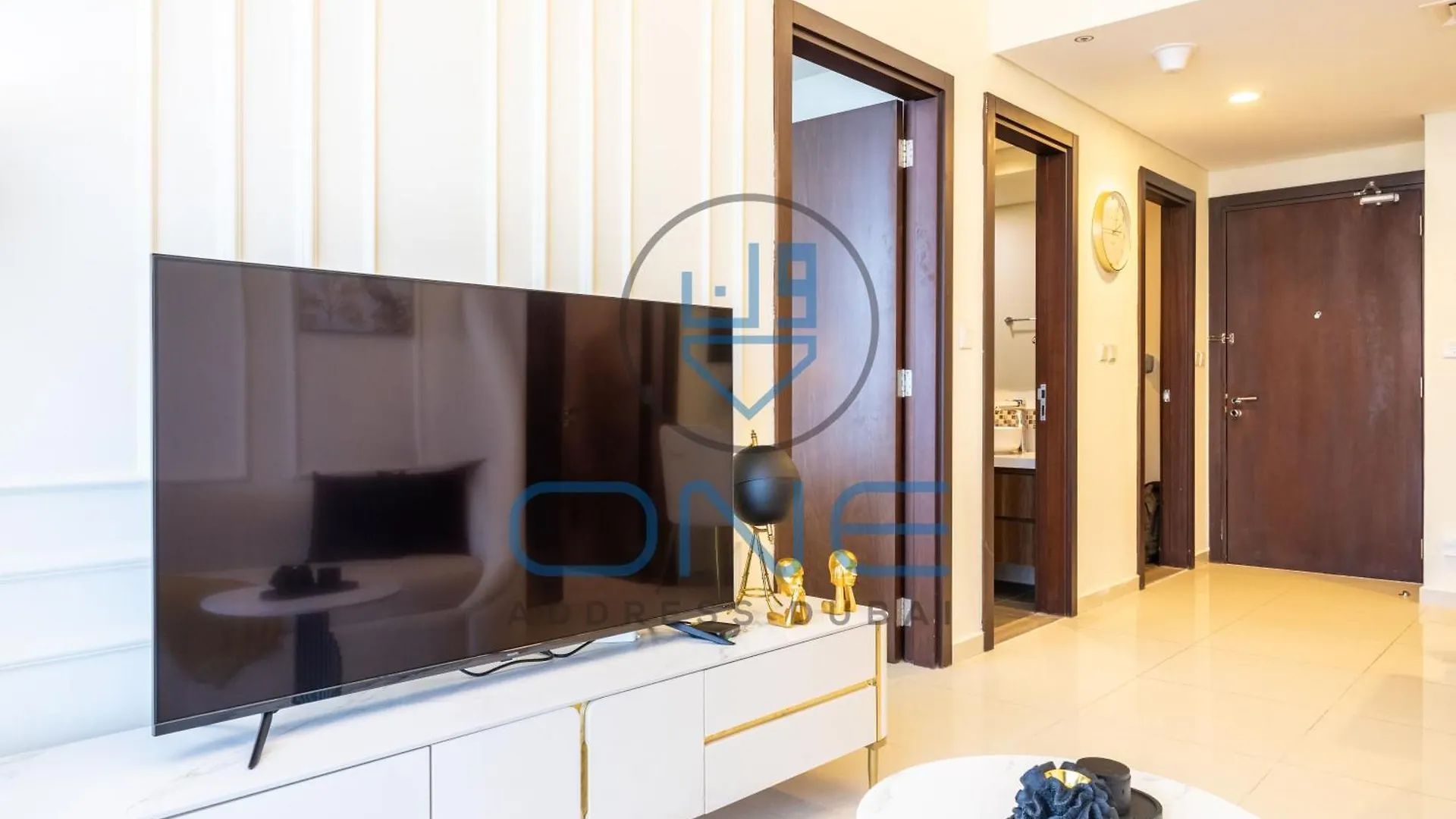 Premium 2 Bedroom Apartment In High Floor Near Downtown Dubaj 0*,